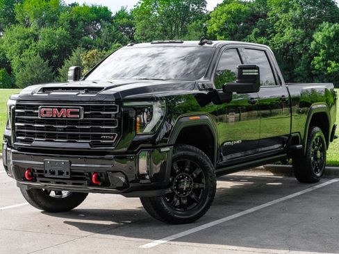 Used 2024 GMC Sierra 2500 AT4 w/ AT4 Premium Plus Package AWD/4WD image 3