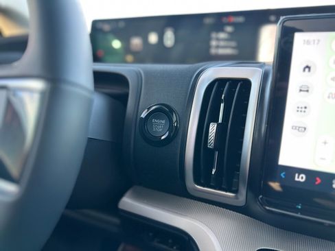 New 2025 Ford Expedition Active image 11