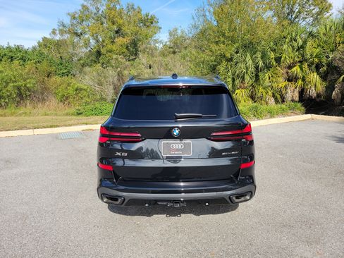 Used 2025 BMW X5 sDrive40i w/ M Sport Package image 7