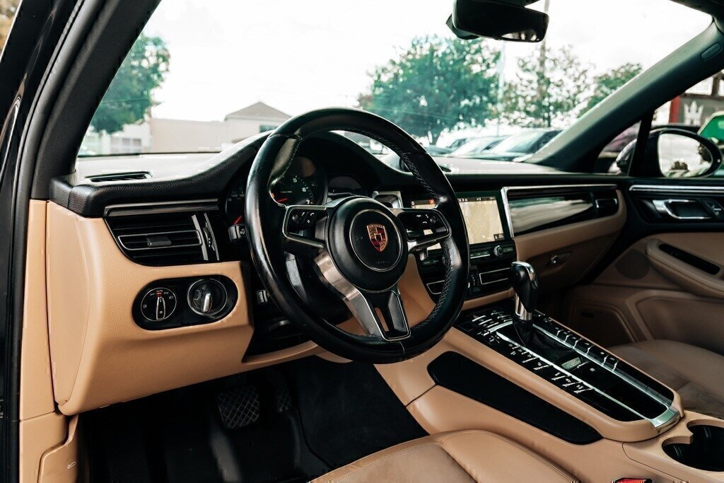 Used 2020 Porsche Macan AWD/4WD image 16