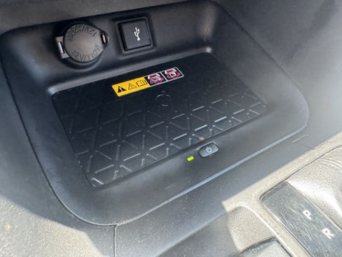 Used 2022 Toyota RAV4 XSE AWD/4WD image 33