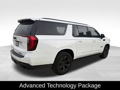 Used 2025 GMC Yukon XL AT4 Ultimate AWD/4WD image 3