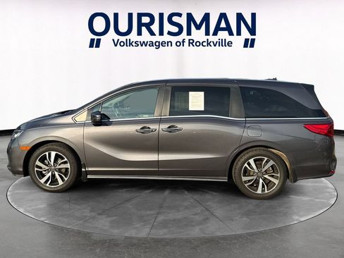 Used 2024 Honda Odyssey Touring image 3