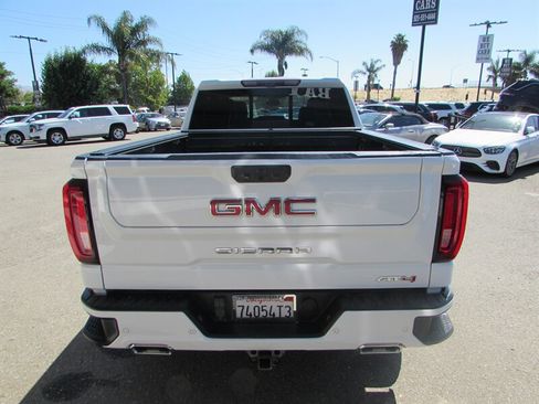 Used 2023 GMC Sierra 1500 AT4 w/ Technology Package AWD/4WD image 7