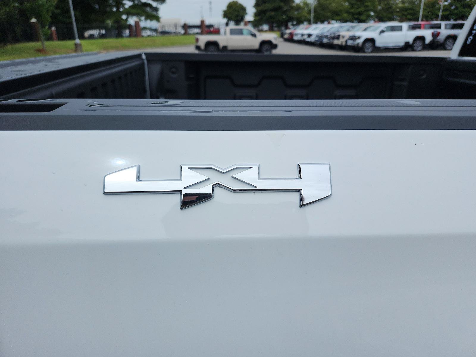 New 2026 GMC Sierra 1500 SLE AWD/4WD image 6