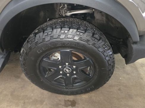 Certified 2025 Ford Bronco Outer Banks AWD/4WD image 2