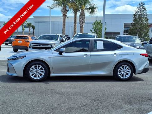 Used 2026 Toyota Camry LE w/ Convenience Package FWD image 4