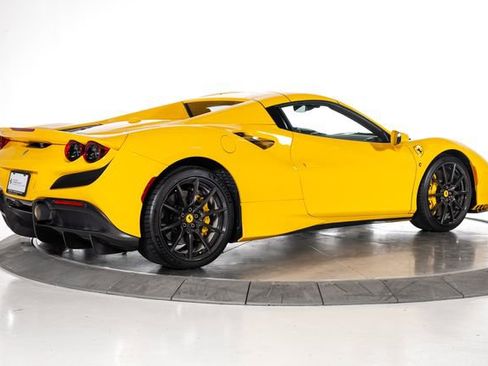 Certified 2021 Ferrari F8 Tributo image 2