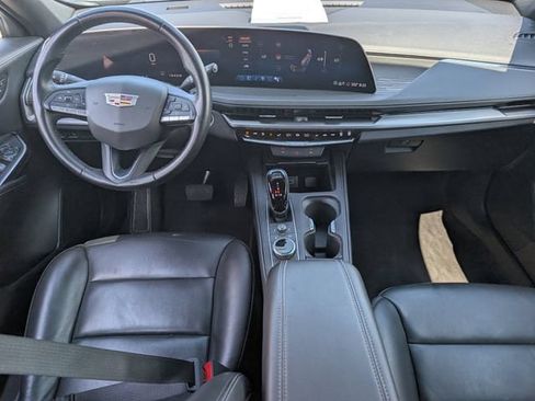 Used 2025 Cadillac XT4 Premium Luxury FWD image 9