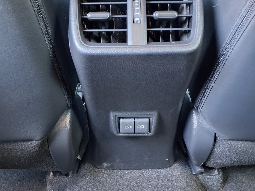 Used 2022 Lexus UX 200 w/ Accessory Package (Z1) FWD image 14