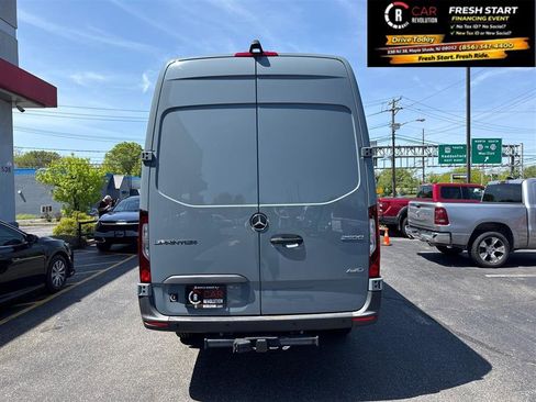 Used 2024 Mercedes-Benz Sprinter 2500 image 31