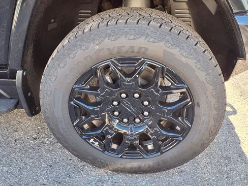 New 2026 GMC Hummer EV 4x4 Crew Cab image 4