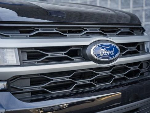 Used 2023 Ford Expedition XLT image 16