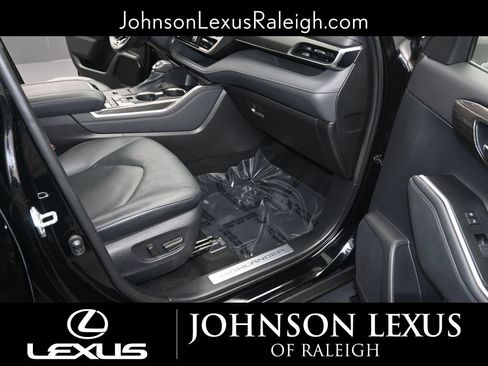 Used 2021 Toyota Highlander Limited image 14