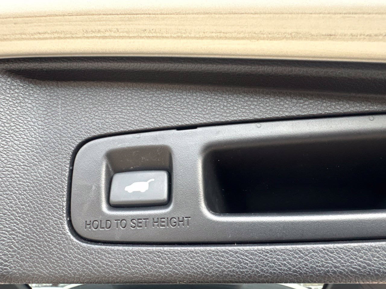 Used 2018 Honda CR-V Touring image 37