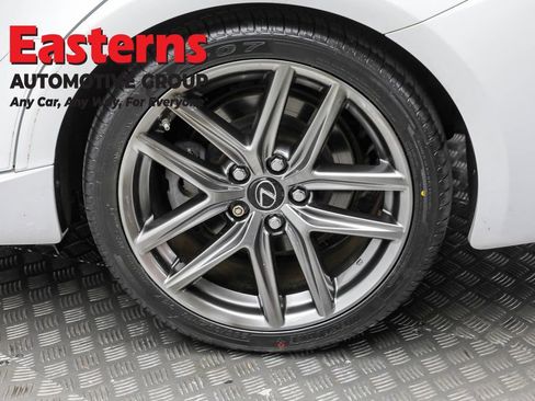 Used 2018 Lexus IS 300 AWD image 8