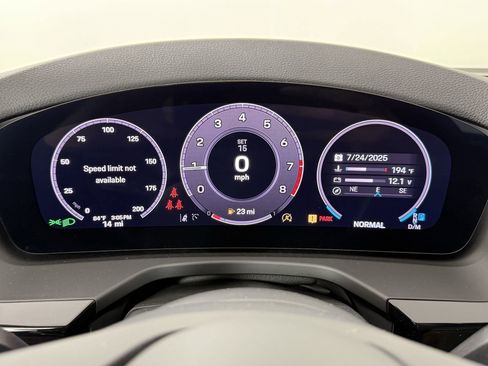 New 2025 Porsche Panamera image 21