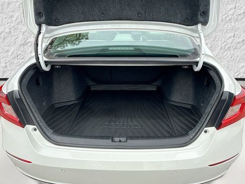 Used 2022 Honda Accord Touring image 12