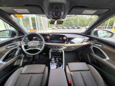 Used 2025 Audi Q5 Premium Plus w/ Premium Plus AWD/4WD image 17