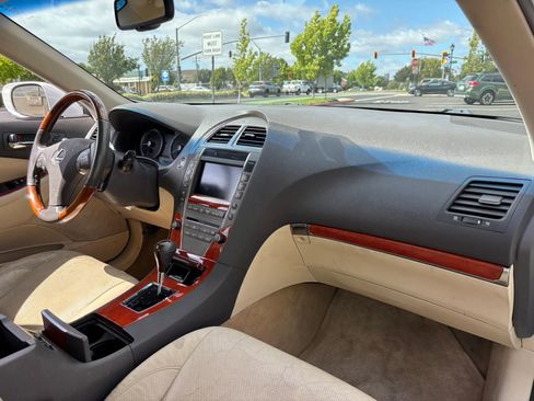 Used 2010 Lexus ES 350 FWD image 12