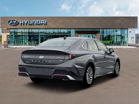New 2026 Hyundai Sonata Limited FWD image 7