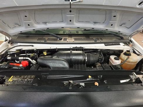 Used 2010 Ford E-350 and Econoline 350 Super Duty image 22