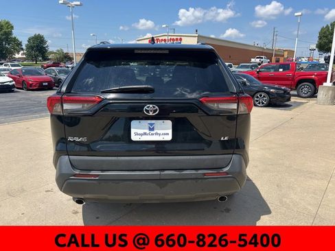 Used 2020 Toyota RAV4 LE FWD image 10