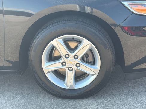 Used 2023 Chevrolet Malibu LS FWD image 12