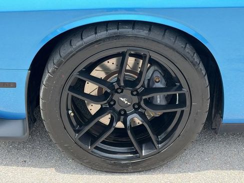 Used 2015 Dodge Challenger R/T Scat Pack w/ Leather Interior Group RWD image 9
