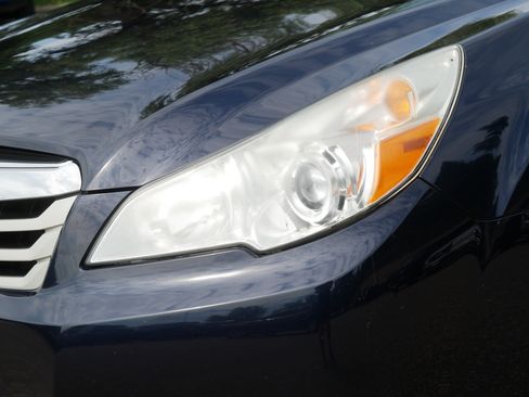 Used 2012 Subaru Outback 2.5i Limited w/ Moonroof Pkg AWD/4WD image 16