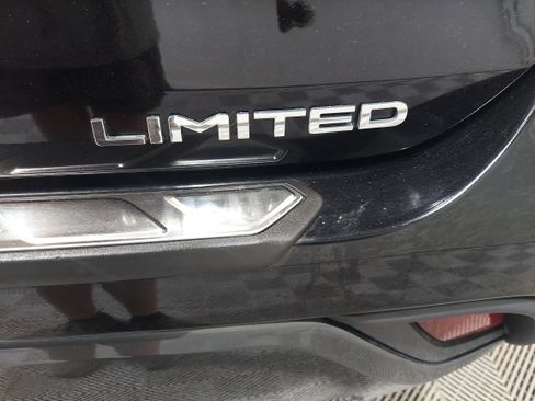 Used 2024 Toyota Highlander Limited AWD/4WD image 5