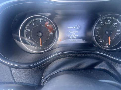 Used 2019 Jeep Cherokee Trailhawk w/ Comfort/Convenience Group image 9