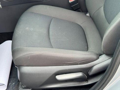 Used 2024 Toyota RAV4 LE AWD/4WD image 22