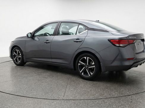 Used 2025 Nissan Sentra SV image 6
