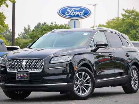 Certified 2023 Lincoln Nautilus FWD image 2