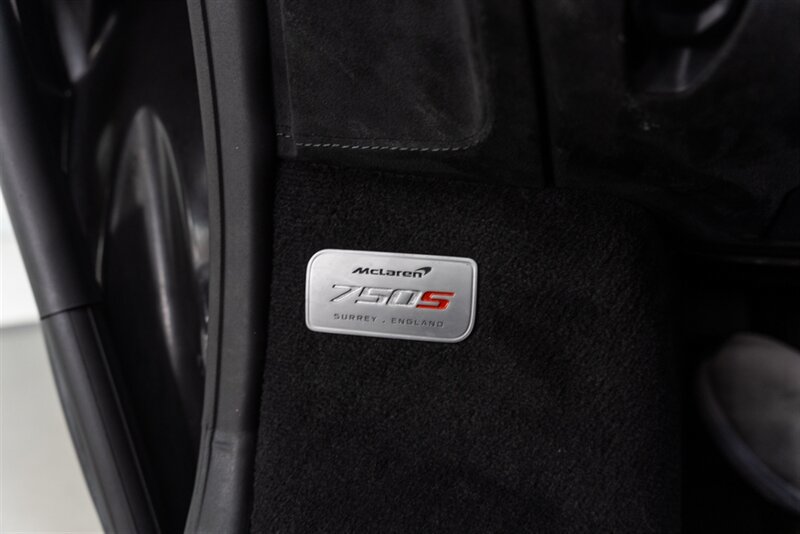 Used 2024 McLaren 750S Spider RWD image 90