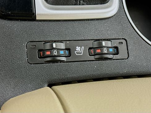 Used 2018 Toyota Highlander Limited image 26