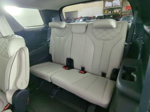 Used 2021 Hyundai Palisade Limited image 33