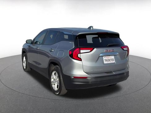 Used 2024 GMC Terrain SLE FWD image 11