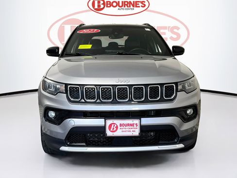 Used 2023 Jeep Compass Limited AWD/4WD image 4
