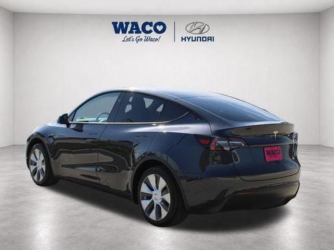 Used 2024 Tesla Model Y Long Range RWD image 7