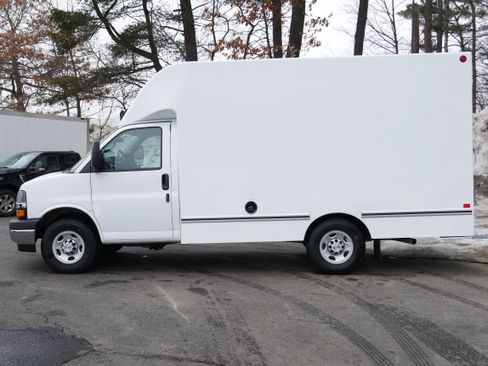 New 2025 Chevrolet Express 3500 w/ Power Convenience Package RWD image 5