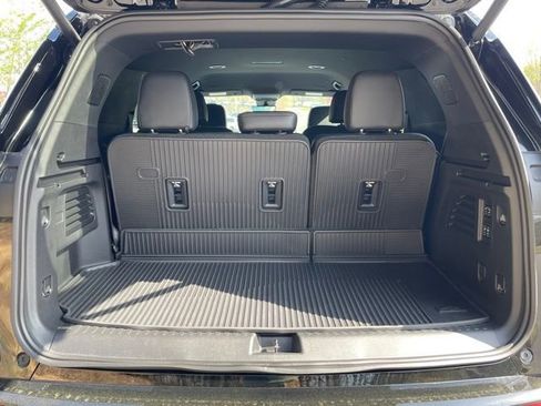 New 2026 Chevrolet Traverse High Country w/ LPO, Floor Liner Package FWD image 24