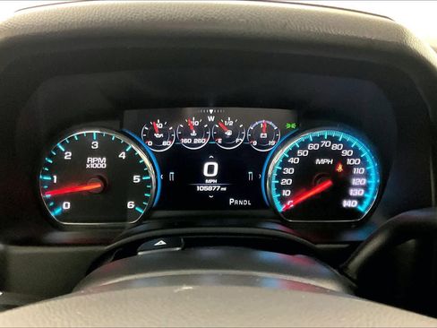 Used 2020 Chevrolet Suburban Premier w/ Premier Plus Edition AWD/4WD image 25