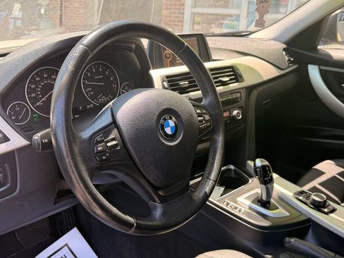 Used 2014 BMW 320i xDrive Sedan AWD/4WD image 8