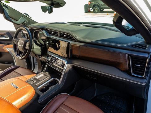 Used 2026 GMC Sierra 2500 Denali Ultimate w/ Max Trailering Package image 19