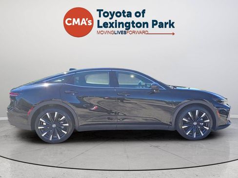 Used 2023 Toyota Crown Platinum AWD/4WD image 6