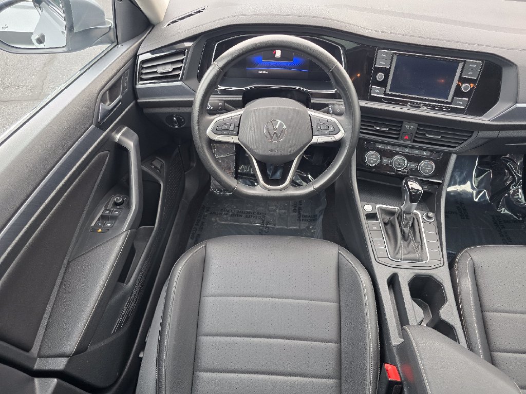 Used 2024 Volkswagen Jetta SE FWD image 29