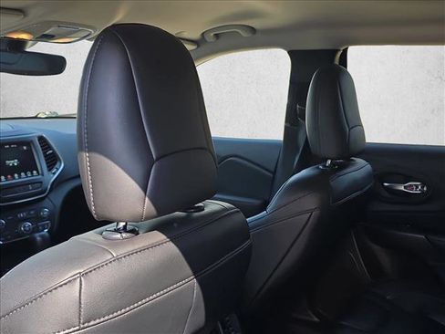 Used 2022 Jeep Cherokee Trailhawk w/ Comfort/Convenience Group image 14