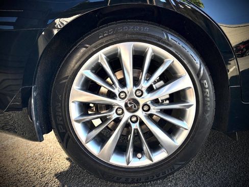 Used 2019 INFINITI Q50 Luxe w/ Cargo Package (L96) RWD image 18